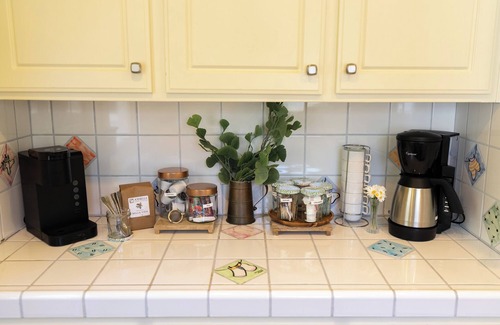 Paso Robles Cabaña | Tipsyon12th |Walk2DT| Pet friendly