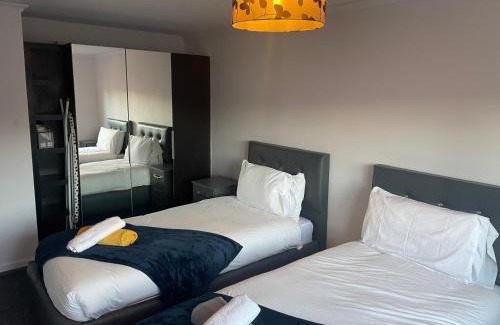 Tipton Apartamento | Tipton 2 Bedroomed long Stay Pad van or car free parking
