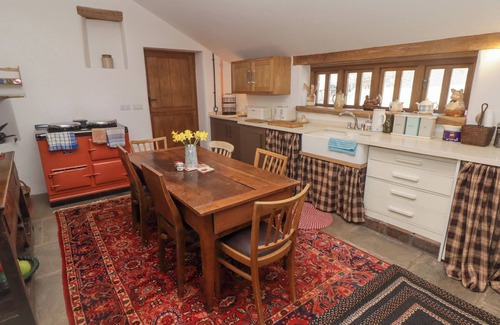 Bedwas Trethomas & Machen Casa | TIPYN BACH, pet friendly, character holiday cottage in Bedwas