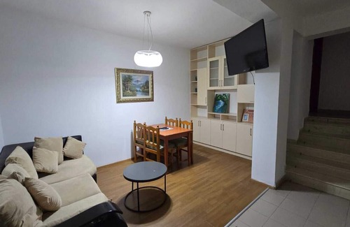 Tirana Apartamento | Tirent Apartment-Cozy 2-Bedroom Stay in Don Bosko