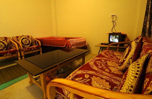 Gushaini Casa | TIRTHAN HILL TOP Habitación estándar A