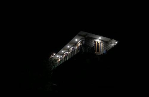 Banjar Casa | Tirthan Life Homestay
