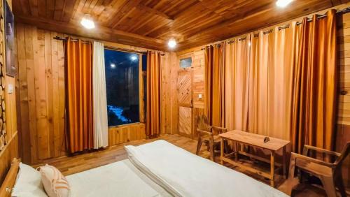 Gushaini Casa | Tirthan Pine View Home stay