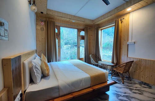 Banjar Casa | Tirthan Stone Age inn