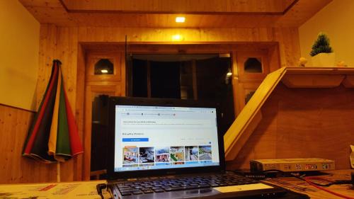 Banjar Casa | Tirthan Stone Age inn