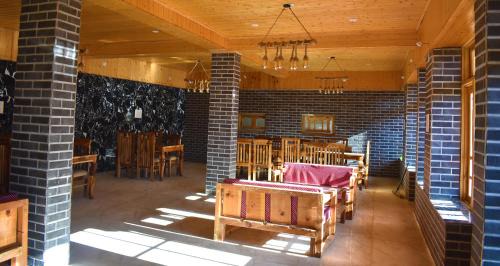 Banjar Complejo | Tirthan Village Resort