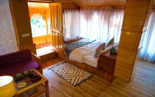 Banjar Complejo | Tirthan Village Resort