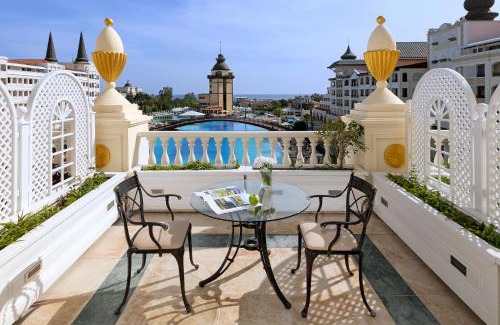 Lara Complejo | Titanic Mardan Palace