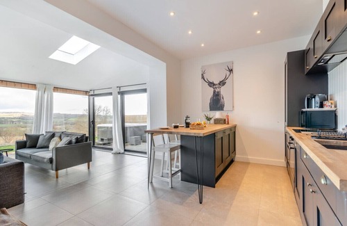 Hoylandswaine Casa | Tithe Barn - Cuatro Habitaciones Casa, Capacidad 8