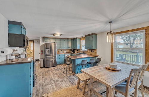 Ashwaubenon Casa | Titletown Hideaway: Spacious Boho 4 Bedroom Home by RedAwning