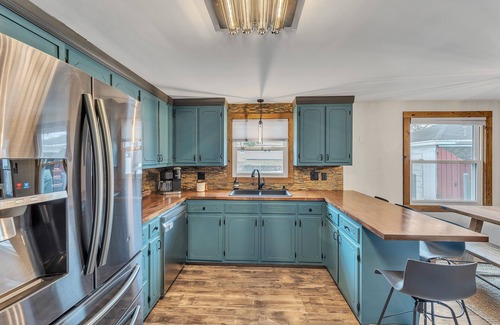 Ashwaubenon Casa | Titletown Hideaway: Spacious Boho 4 Bedroom Home by RedAwning