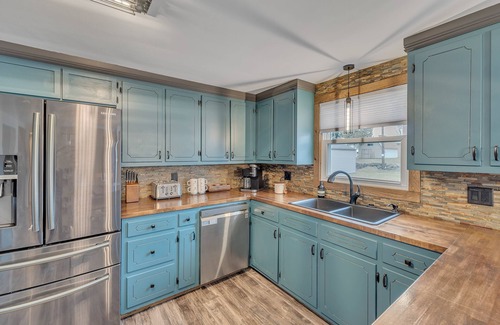 Ashwaubenon Casa | Titletown Hideaway: Spacious Boho 4 Bedroom Home by RedAwning
