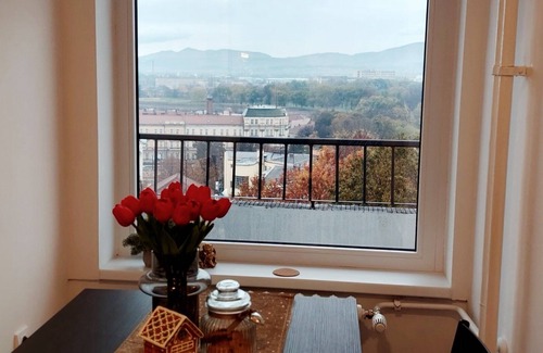 City Center Condominio | Tizza-Modern 55m2 flat right above the city center, spectacular view