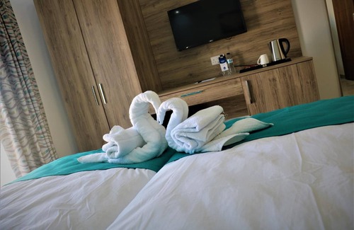Marsaskala Cama Y Desayuno | TJ Boutique Accommodation