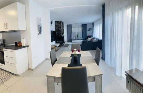 Kaiserslautern Apartamento | TLA /tlf Geräumiges Voll Ausgestattetes Apartment