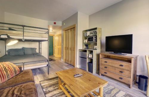 Copper Mountain Village Hotel | TM225A Tucker Mtn Lodge Hotel Room