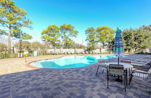 Astrodome Casa | ⭐️⭐️⭐️⭐️⭐️TMC Home of Art Classic❤️2 KING Suites✔️2 🚙Garage♻️🎗