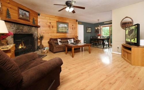 Gatlinburg - Pigeon Forge Villa | TN Bear Den