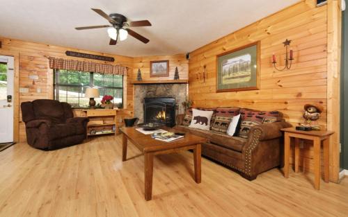Gatlinburg - Pigeon Forge Villa | TN Bear Den