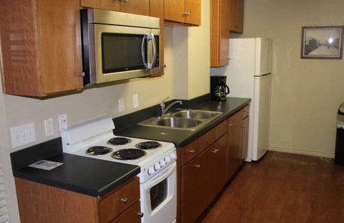 North Loop Condominio | TNC 104 Luckey · ATX Lovely Studio Apartment, GREAT location!