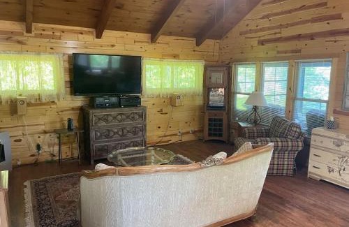 Lac du Flambeau Casa | TnT Cabin on Plummer Lake