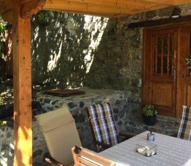Politiko Apartamento | To Spiti tou Faliari