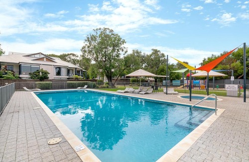 Broadwater Casa | To the Beach - Unit 2 Cape View Resort