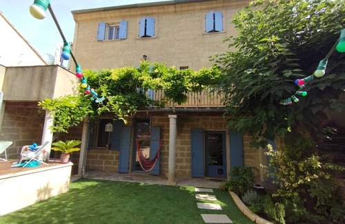 Saint-Quentin-la-Poterie Casa | To the delight of young and old.