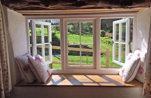 Brompton Regis Cabaña | Toads Breech, Dulverton, Characterful, Pet-friendly Cottage Surrounded by Nature