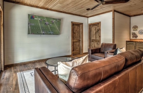 Epworth Cabina | Toasted Oak