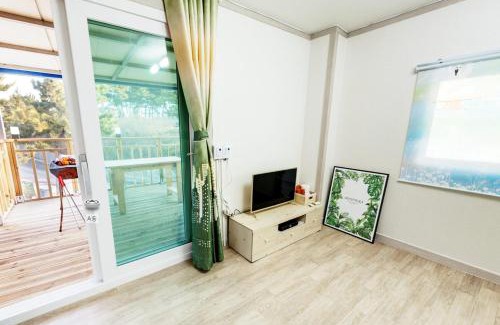 Pohang Casa | Tobang Red Clay Pension