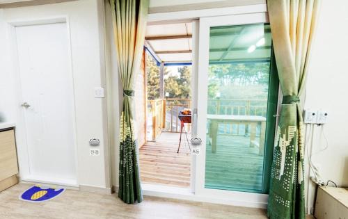 Pohang Casa | Tobang Red Clay Pension
