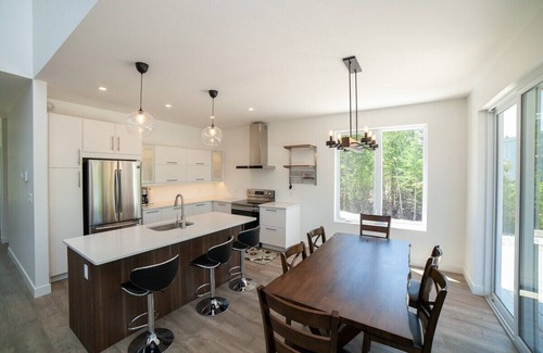 Northern Bruce Peninsula Cabaña | Tobermory Modern Waterfront Escape w/ kayaks!