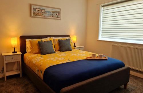Ingoldisthorpe Casa | Tobijo Big Private Spacious Hideaway