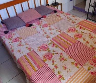 Rio Vermelho Norte Casa | Toca da Suzara Suíte 1 até 4 pessoas Piscina Rio e Mar num só lugar