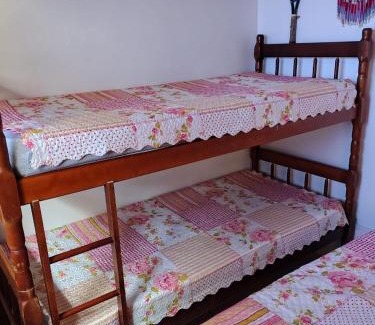 Rio Vermelho Norte Casa | Toca da Suzara Suíte 1 até 4 pessoas Piscina Rio e Mar num só lugar