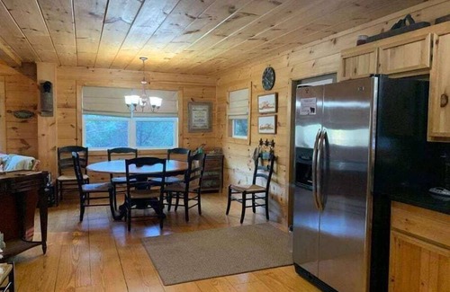 Suches Casa | Toccoa Riverfront Cabin 3 Bedrooms 3 Baths Private Hot Tub