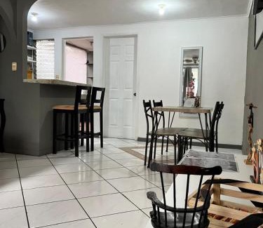 San Salvador Apartamento | Todo cerca Apartamento Familiar en el corazón de San Salvador