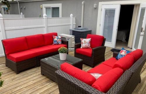 Jacksonville Beach Casa | Toes in the Sand