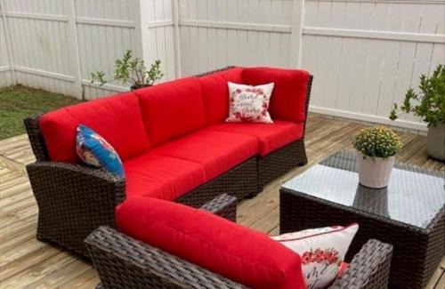 Jacksonville Beach Casa | Toes in the Sand