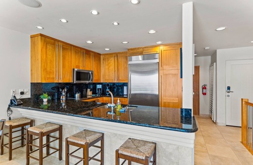 Carlsbad Village Condominio | Toes-in-the-sand at A Wave from It All Beachfront Bliss