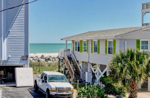 North Carolina Coast Casa | Toes in the Sand by Bryant Real Estate