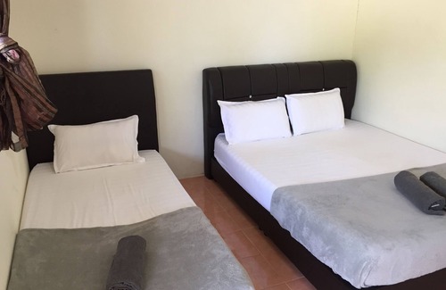 Lubok Buaya Hotel | Tok Man Inn