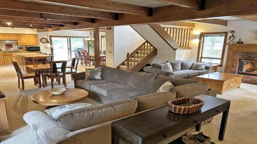 Sunriver Casa | Tokatee 02