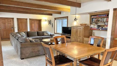 Sunriver Casa | Tokatee 02