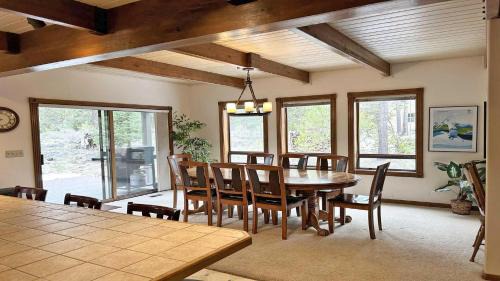 Sunriver Casa | Tokatee 02