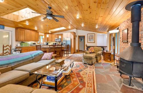 Tolland Casa | Tolland Lake Escape Kayaks Deck and Nature Trails