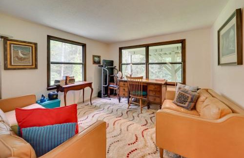 Tolland Casa | Tolland Lake Escape Kayaks Deck and Nature Trails