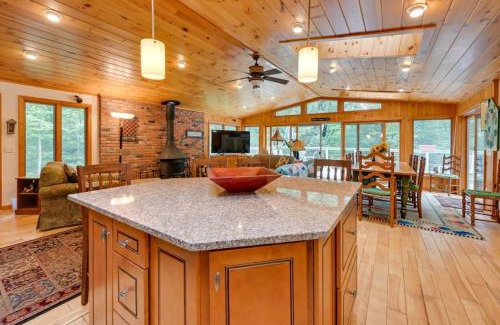 Tolland Casa | Tolland Lake Escape Kayaks Deck and Nature Trails