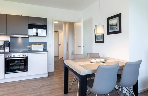 Boltenhagen Apartamento | Tolles, Strandnahes Ferienapartment mit Schönem Balkon und Blick Über die Felder - Aparthotel